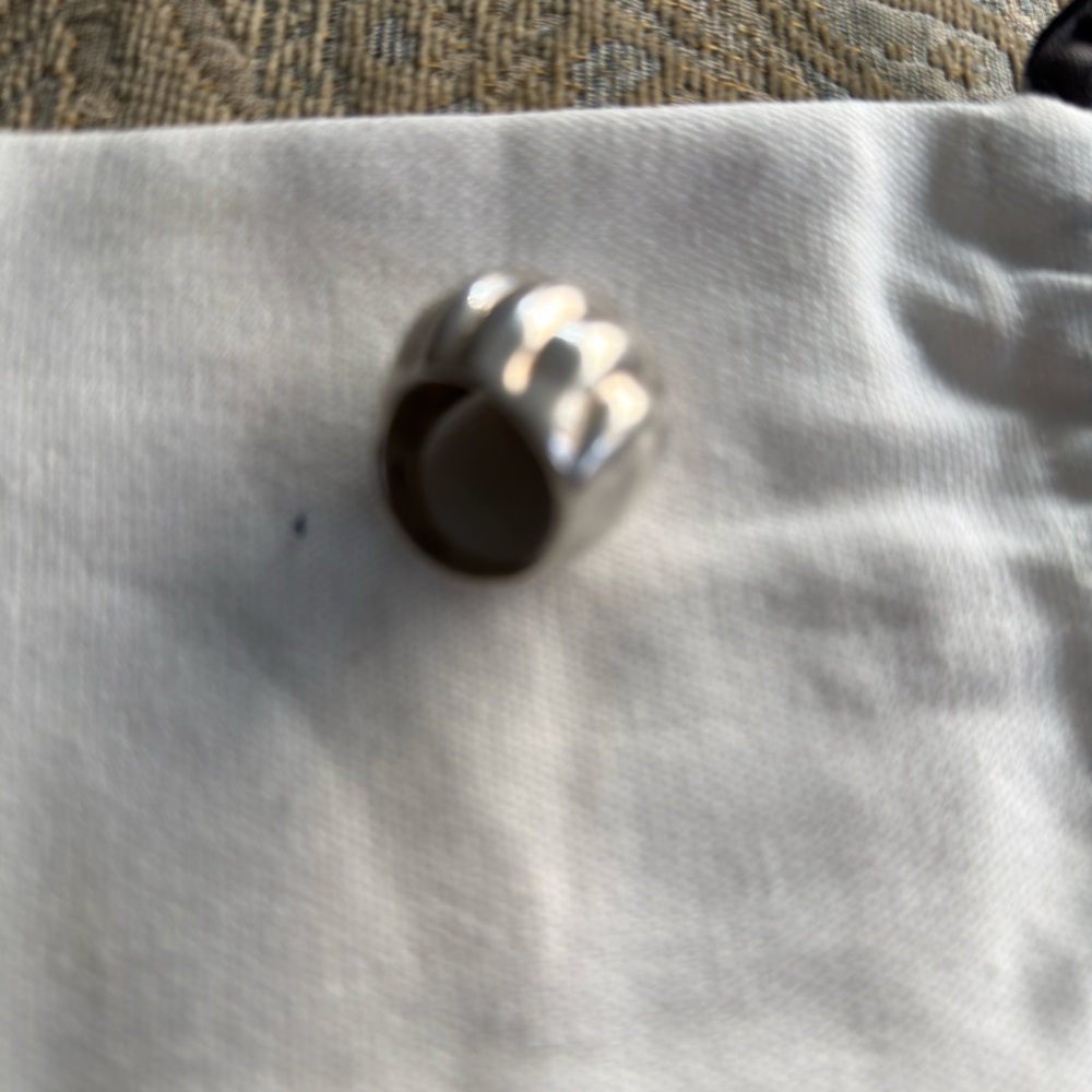 PRICE CUT!! Heavy Sterling Silver contemporary ribbed Ring, size 6.5-7 - Picture 2 of 4